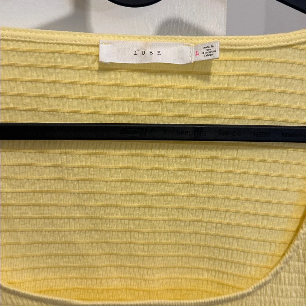 Lush Yellow Ribbed Top - Picture 2 of 3